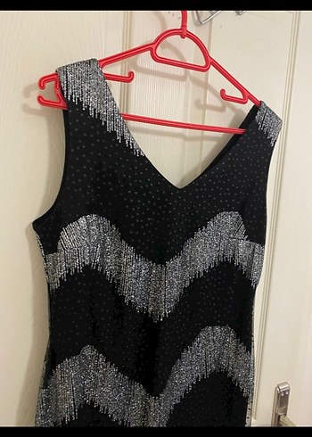 V Yaka Pilili Midi Elbise - Görsel 3