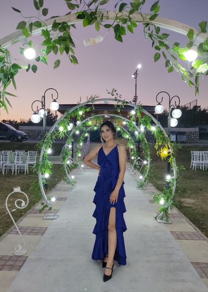 Lacivert saten yırtmaçlı sırt dekolteli abiye gece elbisesi - Görsel 3