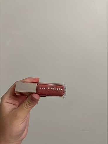 Fenty fu$$y gloss