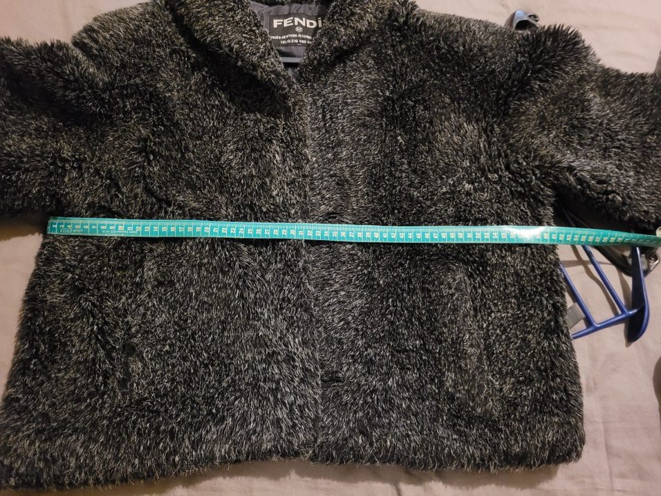 Fendi Gri Kısa Kürk Kadın Mont - Görsel 4
