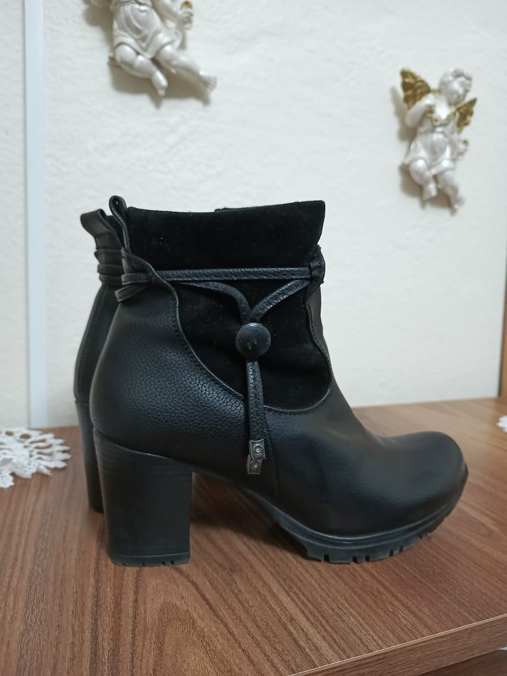 Siyah Deri Gotik Tokalı Topuklu Bot - Görsel 2