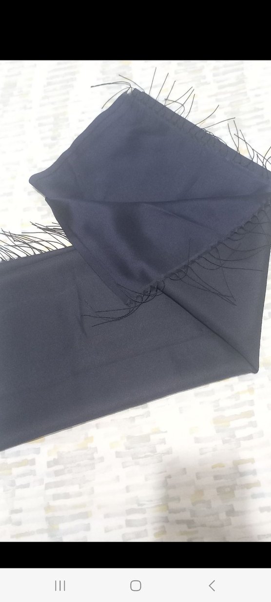 Siyah Kadın Saten Şal Püsküllü - Görsel 2