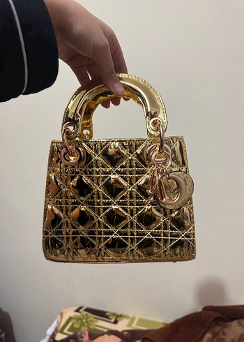 Zincir Detaylı Parıltılı Altın Deri Kadın Çanta - Görsel 2