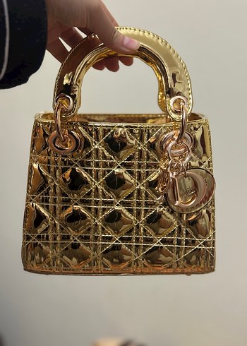 Zincir Detaylı Parıltılı Altın Deri Kadın Çanta - Görsel 4