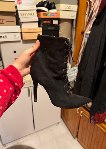 Siyah Dantel Bağcıklı Süet Stiletto Bot - Görsel 2