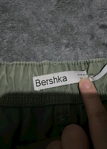 Asker Yeşili Kadın Uzun Cepli Şort - Görsel 2