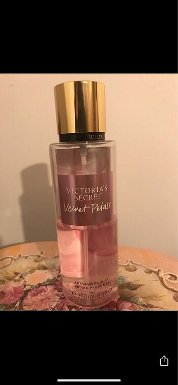 Vs velvet petals