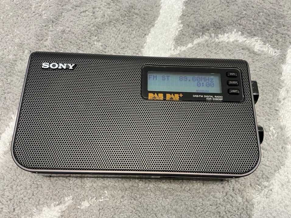 Bej Sony Müzik Sistemi Radyo Özellikli - Görsel 4