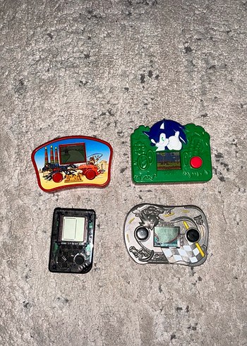 4 Adet Retro El Konsolu Oyunu - Görsel 2