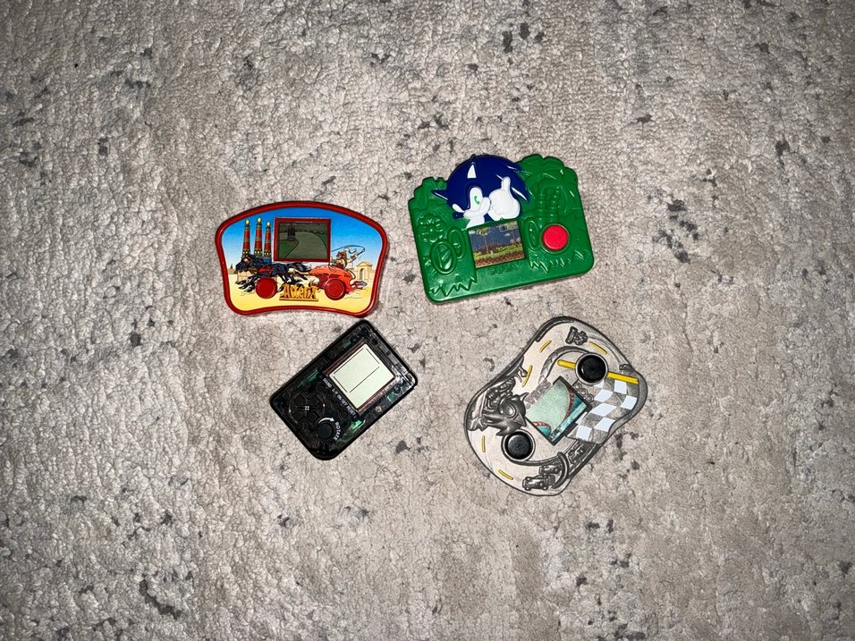 4 Adet Retro El Konsolu Oyunu - Görsel 3