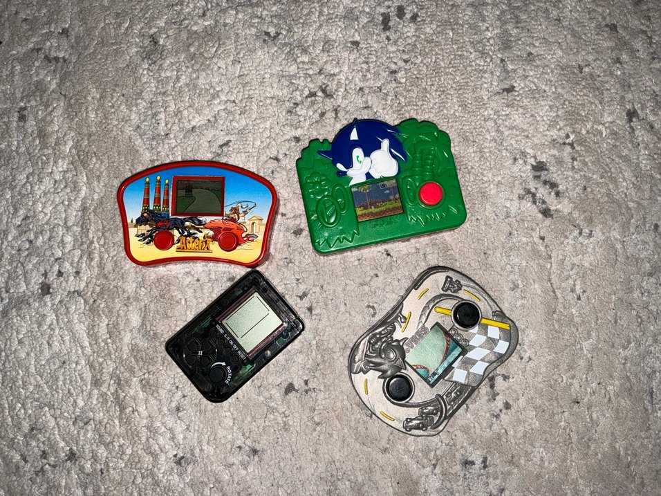 4 Adet Retro El Konsolu Oyunu - Görsel 4