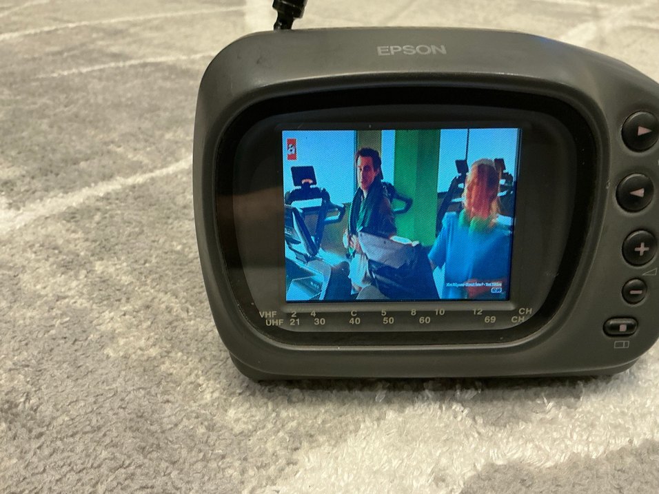 Gri Epson Mini Televizyon Monitörü - Görsel 3