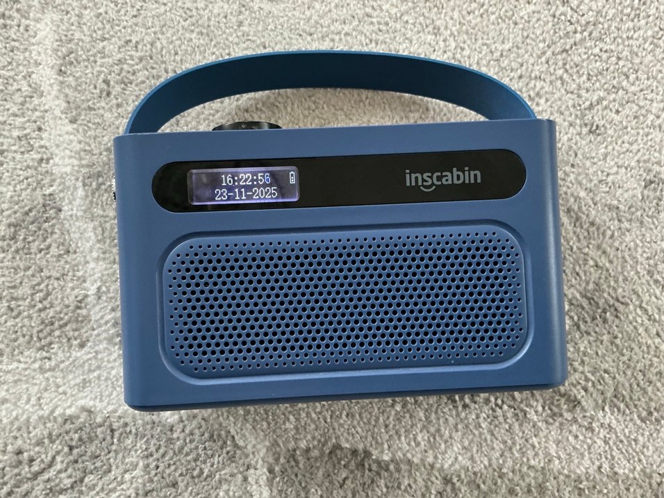 Mavi taşınabilir müzik sistemi - Görsel 2