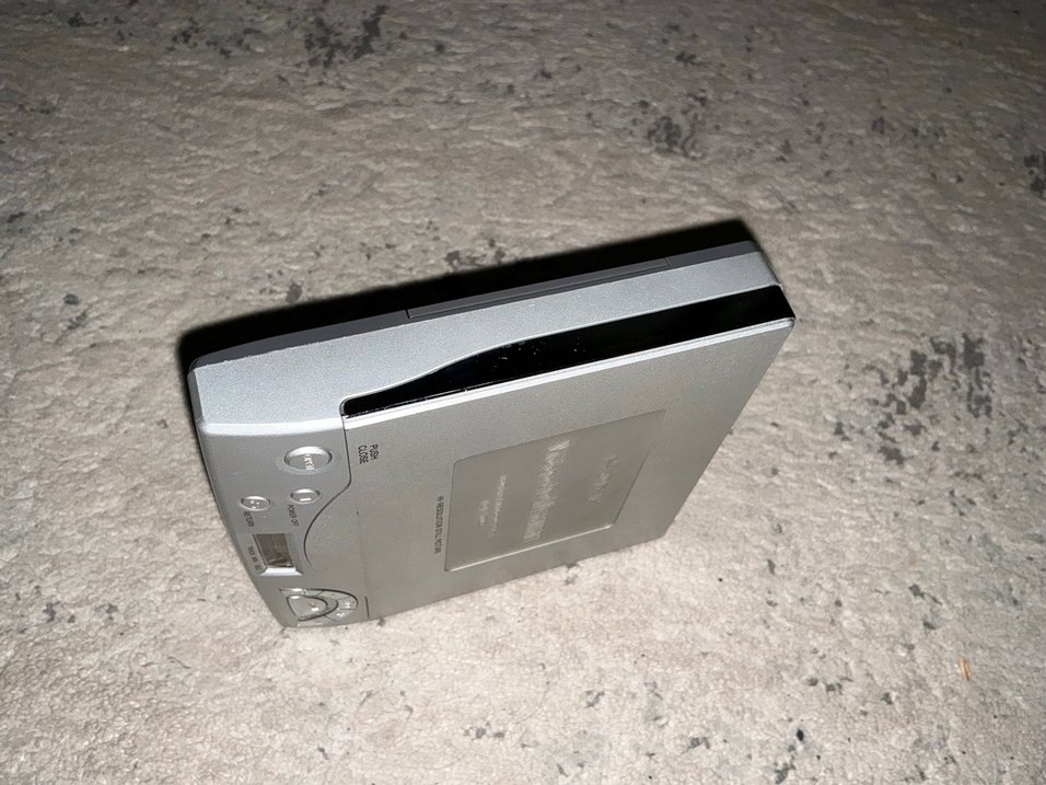 Sony Video CD Discman D-V7000 Taşınabilir Video CD Çalar arızalı - Görsel 4