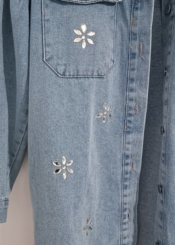 l Beden Nakışlı Düğmeli Mavi Denim Ceket