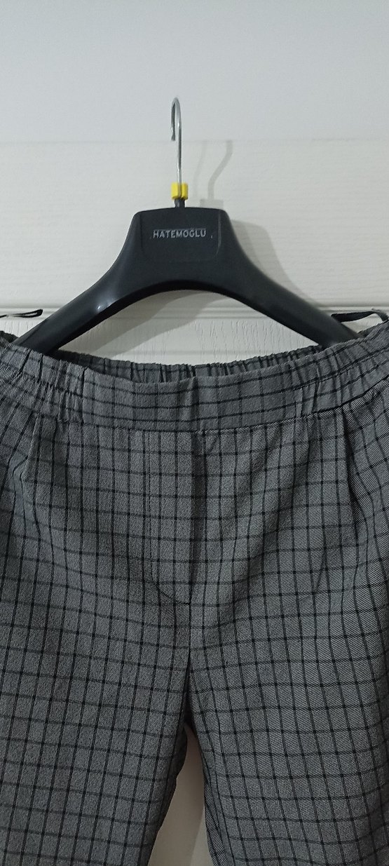 Gri Piliseli Kadın Kumaş Pantolon - Görsel 2