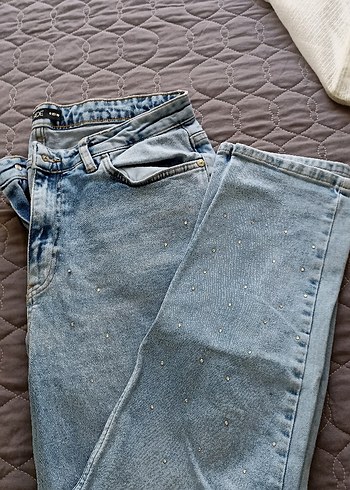 Nakışlı Düğmeli Kadın Mavi Kot Pantolon