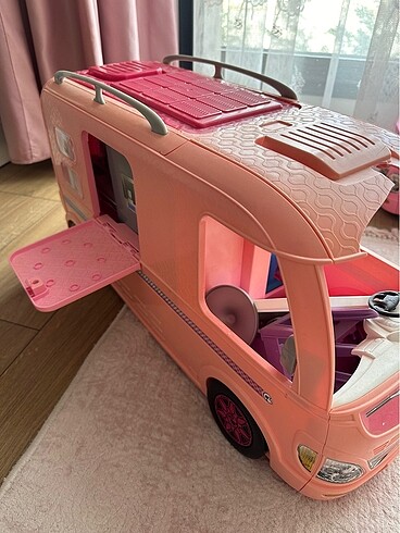 Beden Barbie karavan