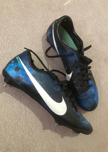 Profesyonel çivili Nike krampon