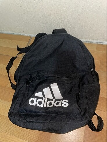 Orijinal Adidas sırt çantası