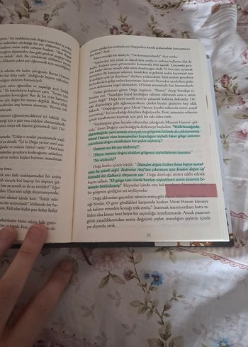 Medusa'nın Ölü Kumları 1 ciltli- Maral Atmaca - Görsel 3