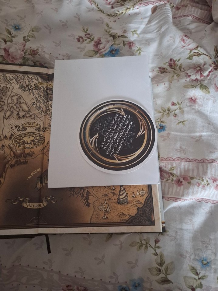 Medusa'nın Ölü Kumları 1 ciltli- Maral Atmaca - Görsel 5