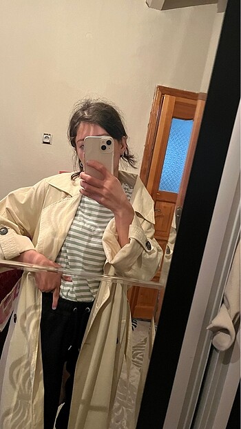 s Beden Pull and Bear trençkot