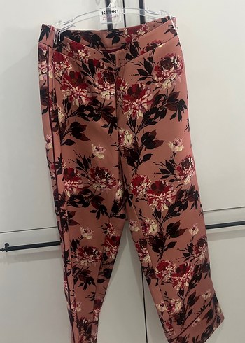 Kadın Pembe Çiçek Desenli Midi Pantolon