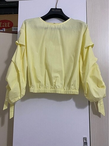 Bershka Sarı Renk Bluz