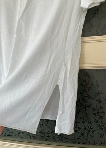 Beyaz V Yaka Kadın Tişört - Görsel 3