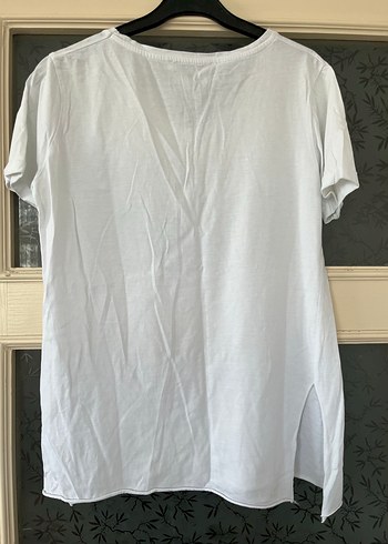 Beyaz V Yaka Kadın Tişört - Görsel 2