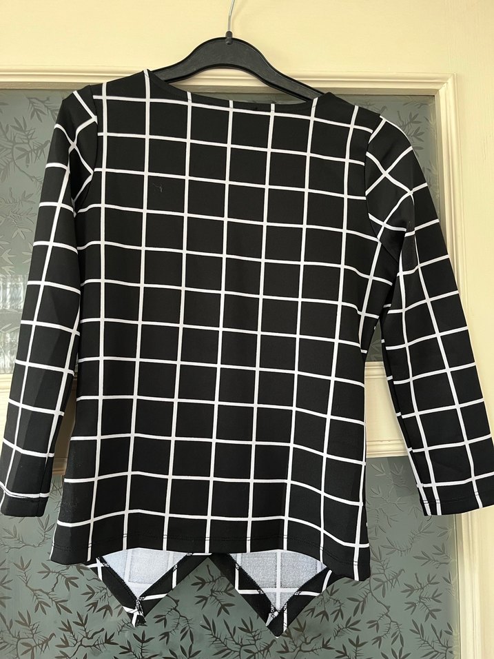 V Yaka Kareli Gri Uzun Kollu Kadın Bluz - Görsel 3