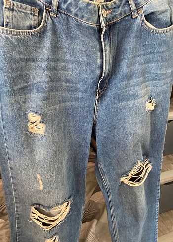 LC Waikiki Yırtık Detaylı Mavi Bol Kesim Kadın Kot Pantolon