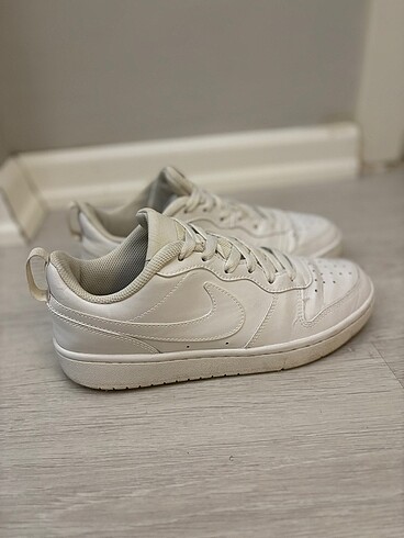 Nike spor ayakkabısı