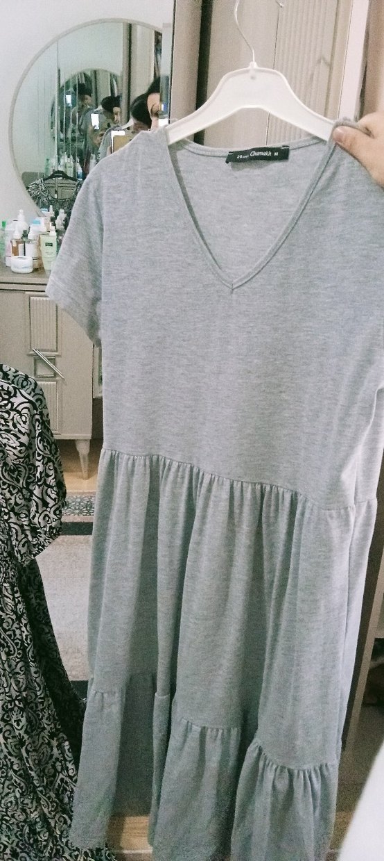 Gri V Yaka Kısa Kollu Midi Elbise - Görsel 2