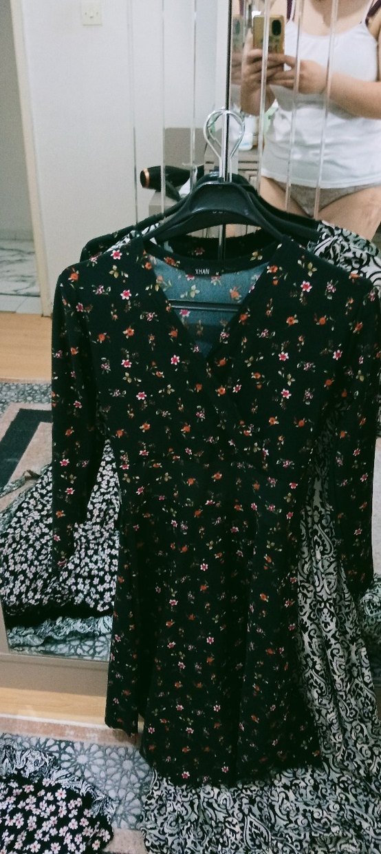 V Yaka Uzun Kollu Elbise - Görsel 3