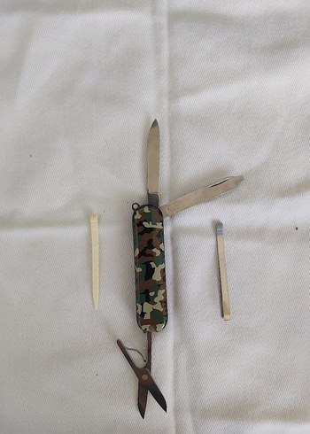 Kamuflaj Desenli Çok Amaçlı Victorinox Classic  Cep Çakısı - Görsel 4