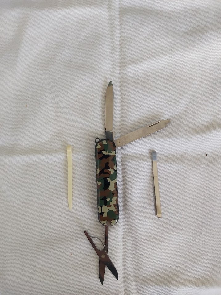 Kamuflaj Desenli Çok Amaçlı Victorinox Classic  Cep Çakısı - Görsel 4