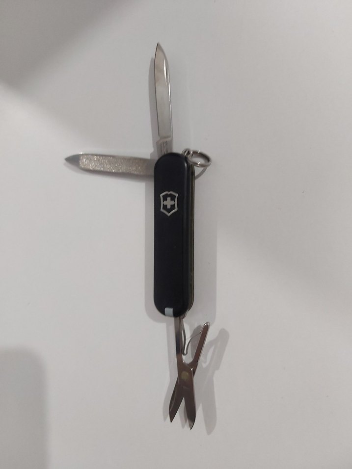 Victorinox Classic - Görsel 3