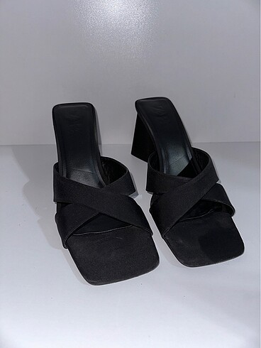 Zara Zara Topuklu Siyah Sandalet