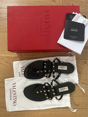 Valentino Garavani Siyah Terlik Sandalet