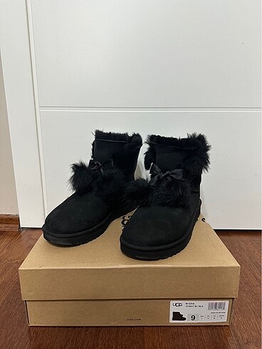 Ugg Ugg Siyah Fiyonklu