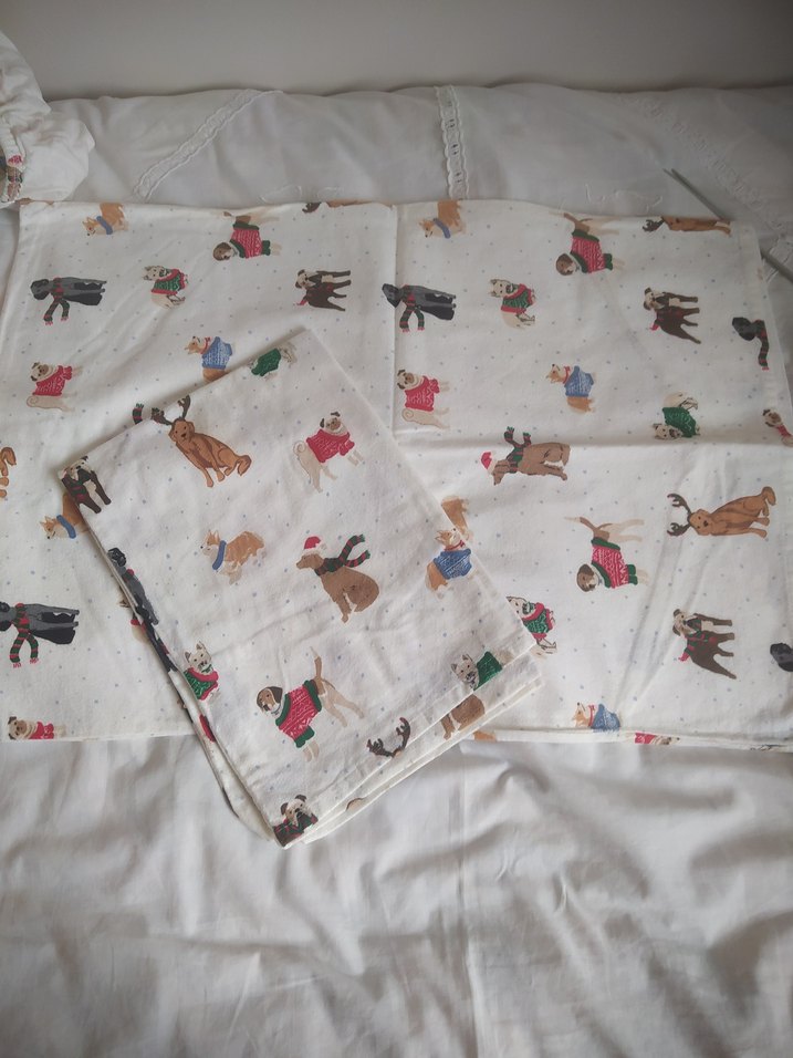 Beyaz Desenli çift kişilik çarşaf ve yastık kılıfı - Görsel 4