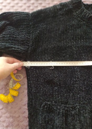 Siyah Düğmeli Kadın Hırka - Görsel 4