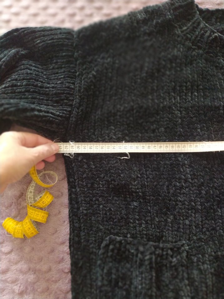 Siyah Düğmeli Kadın Hırka - Görsel 4