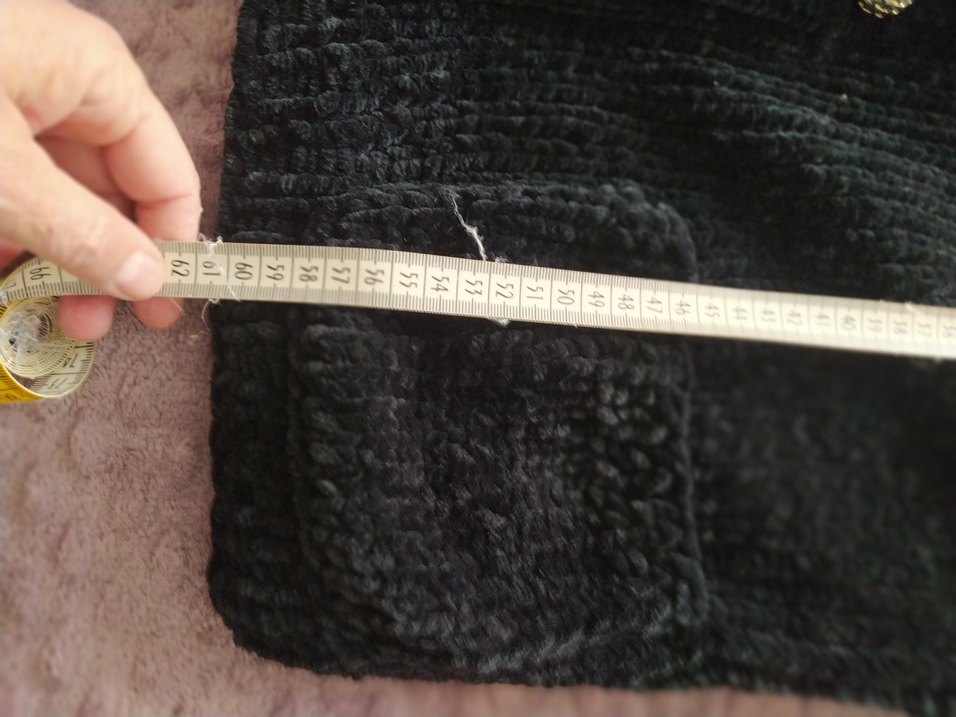 Siyah Düğmeli Kadın Hırka - Görsel 3