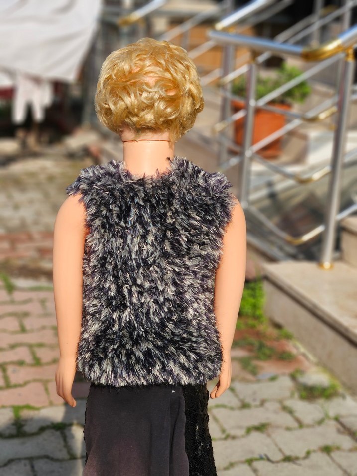 Kız Çocuk Gri Kürklü Triko Yelek - Görsel 2