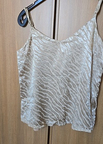 Bej Zebra Desenli Keten Mini Askılı Bluz