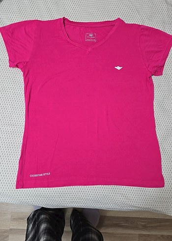 Pembe V Yaka Kısa Kollu Spor Tişörtü