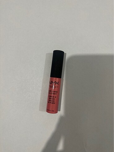 Nyx soft matte lip cream